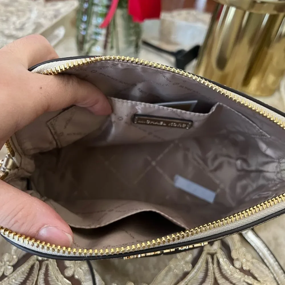 Michael Kors jet set travel crossbody
